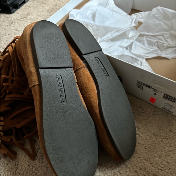 Minnetonka Moccasins in brown, size 9 - Picture 3 of 5
